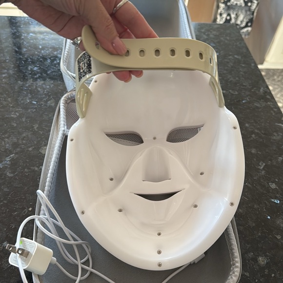 Cleopatra LED Light Mask - Picture 13 of 13